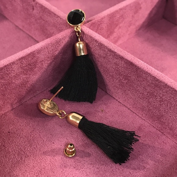 NEW!💙💎TASSEL! BLACK! GOLD! EARRINGS!💎💙PRETTY!! - Picture 4 of 8